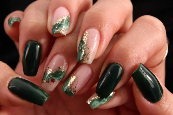Feminine Decorated Nails Green Colors — Fotografia de Stock