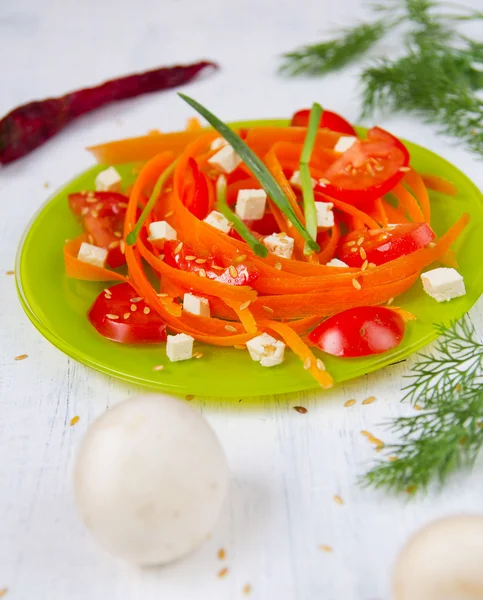 Salad from carrots, tomatoes and tofu — Stock Photo, Image