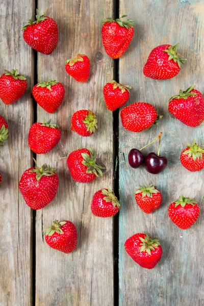 Strawberry on a wooden table — Stock Photo, Image