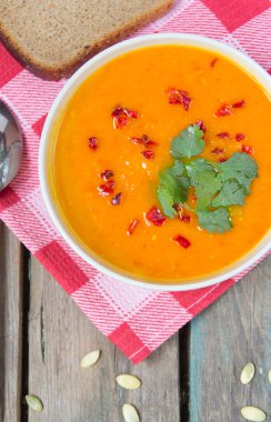 Balkabağı çorbası.