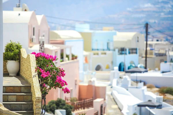 santorini, Yunanistan'ın küçük köyde büyüleyici manzarası