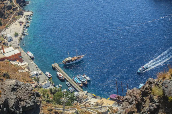 Bella vista del porto di Fira a Santorini, Grecia — Foto Stock