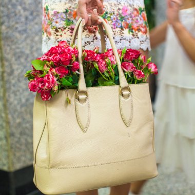 Küçük kırmızı çiçekler moda bayanlar çanta çekici