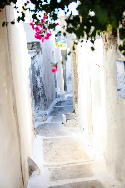 Tradizionale strada vuota a Santorini, Grecia — Foto Stock