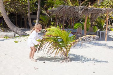 mükemmel caribbean Beach adorabe kız portresi