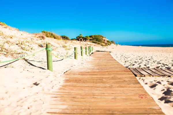 Close up view of a wood board walk in the beach — Stock Photo, Image