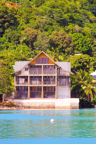 Small boutique hotel on the exotic resort Seychelles — Stock Photo, Image