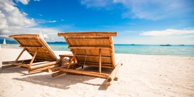 tatiller ve Boracay yaz kaçamakları için ahşap sandalye