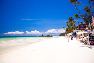 mükemmel tropikal plaj Boracay turkuaz su ile