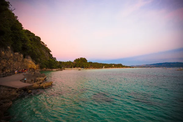 Colorido atardecer brillante en la isla Boracay, Filipinas —  Fotos de Stock