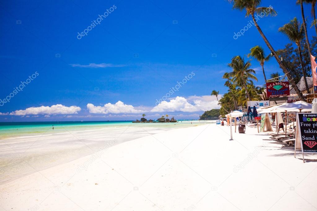 Perfect tropical beach with turquoise water in Boracay