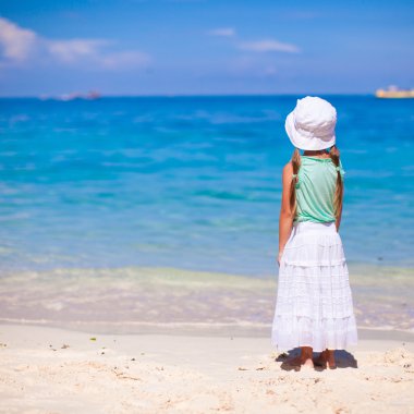 sevimli tatlı küçük kız tropikal plaj boracay Adası, Filipinler