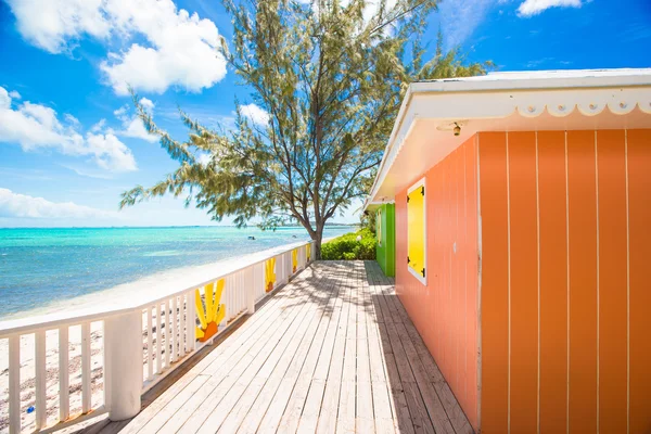 Bright colored houses on an exotic Caribbean island — Stock Photo, Image