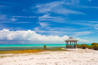 Geleneksel Karayipler arbor kıyısında