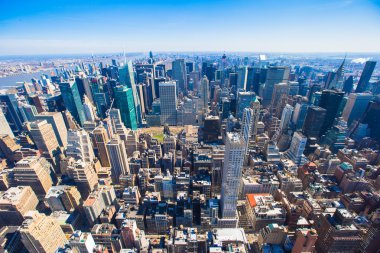 New York'un manhattan panorama havadan görünümü, gün batımı manzarası ile.