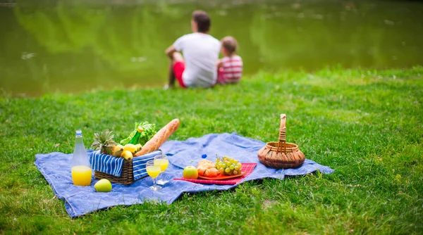 Familienpicknick — Stockfoto