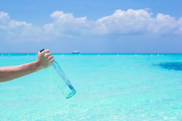 Bottle with message on the beach — Stock Photo, Image