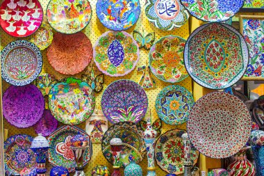 Grand Bazaar 'da geleneksel Türk seramikleri