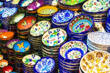 Grand Bazaar 'da geleneksel Türk seramikleri