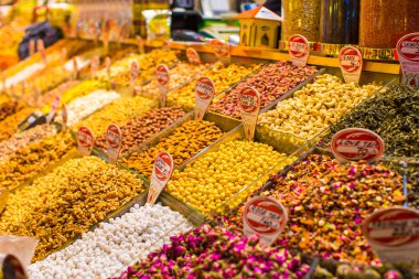 tipik baharat ve Türk piyasalarında satış günü çay