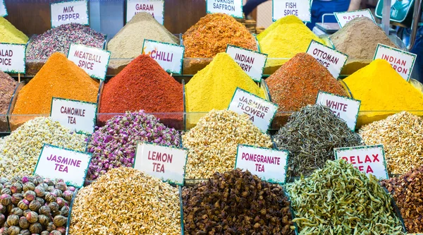 Different sorts of tea and spices on the Egyptian bazaar in Istanbul — Stock Photo, Image