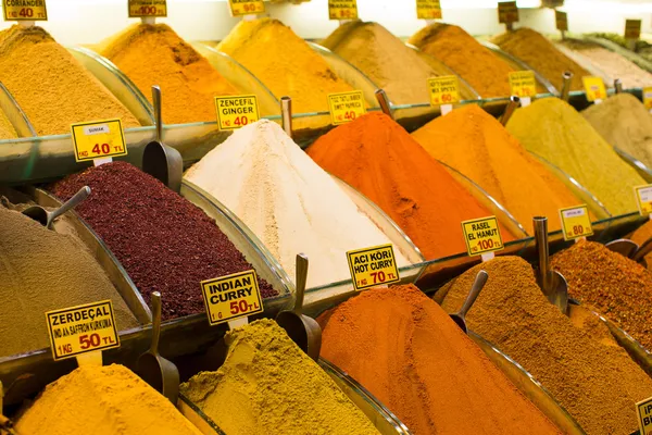 Turkije, Istanbul, Spice Bazaar, Turkse specerijen te koop — Stockfoto