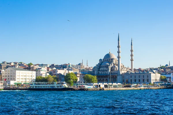 Vista da cidade velha e da bela mesquita de Istambul — Fotografia de Stock