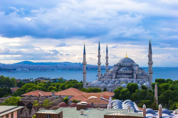 Sultão Ahmet Mesquita em Istambul, Turquia, distrito de Sultanahmet — Fotografia de Stock