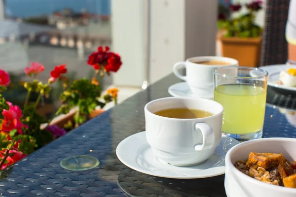 Здоровый завтрак на столе закрыть в restaraunt курорт — стоковое фото