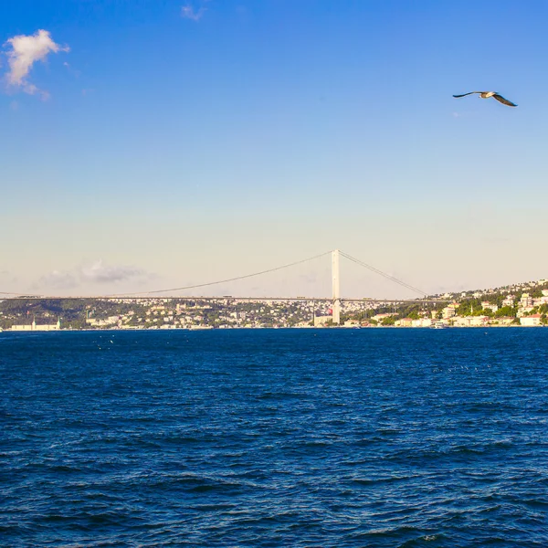 第二次在伊斯坦布尔，土耳其的博斯普鲁斯大桥. — 图库照片