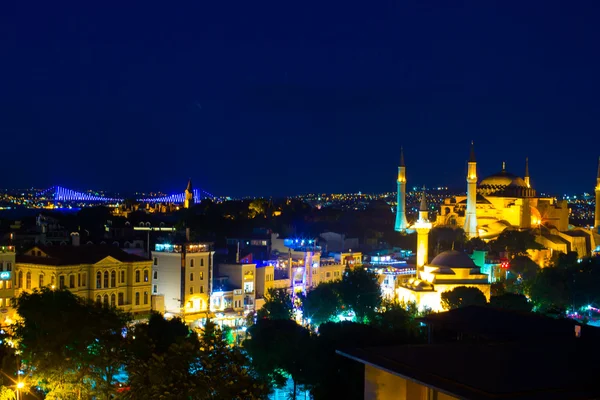 Blue Mosque in Istanbul, Turkey, Sultanahmet district — Stock Photo, Image