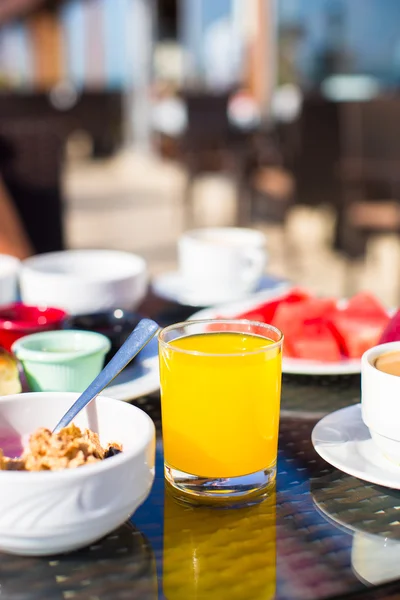 Healthy breakfast on the table close up in restaraunt resort — Stock Photo, Image