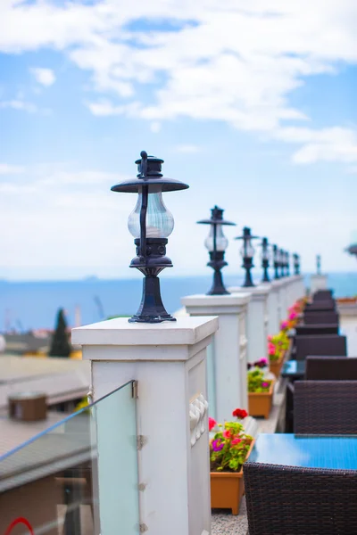 Mooie restaurant met prachtig uitzicht op de oude wijk, istanbul — Stockfoto