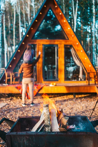 Back view of father and kid in the yard at autumn — Stock Photo, Image