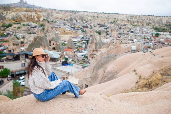 Hermosa mujer de vacaciones en Capadocia —  Fotos de Stock