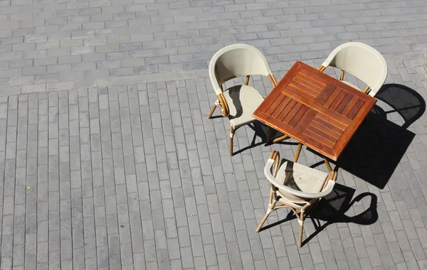 Бесплатный столик в кафе на открытом воздухе Стоковое Изображение