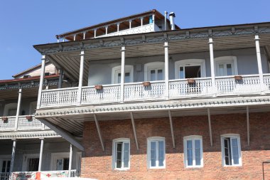 Tiflis aydınlık yaz zıt balkon