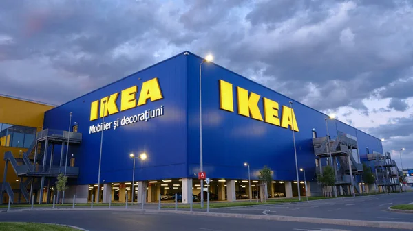 Logo Ikea Sur Bâtiment Fin Soirée Avec Des Nuages Spectaculaires — Photo