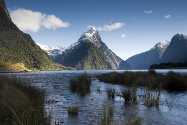 Mitre Zirvesi milford ses, south Island, Yeni Zelanda. Fiordland Milli Parkı.