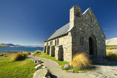 kilisenin yanında lake tekapo, south Island, Yeni Zelanda