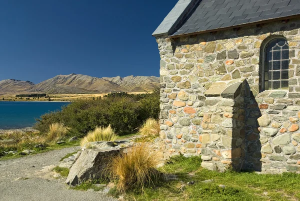 Chiesa accanto al lago Tekapo, Isola del Sud, Nuova Zelanda — Foto Stock