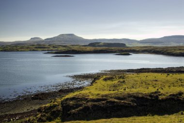 MacLeod'ın tablo dağlardan dunvegan loch, Isle of skye, İskoçya