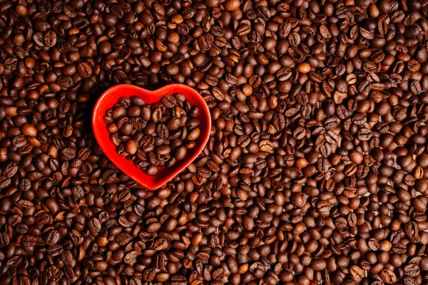 心里充满了咖啡豆爱的象征，情人节贺卡。早上好，喝咖啡的人 — 图库照片