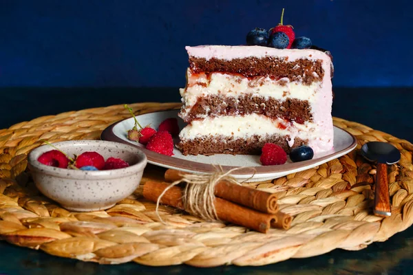 Piece of cake, chocolate sponge cake biscuit with cream cheese. — Stock Photo, Image