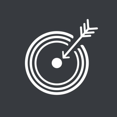 Hedef simge vektör işareti ve koyu arkaplanda izole edilmiş beyaz sembol hedef logosu kavramı. Vektör illüstrasyonu