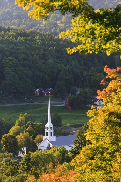 Stowe Gemeinschaft Kirche in den frühen Herbst — Stockfoto