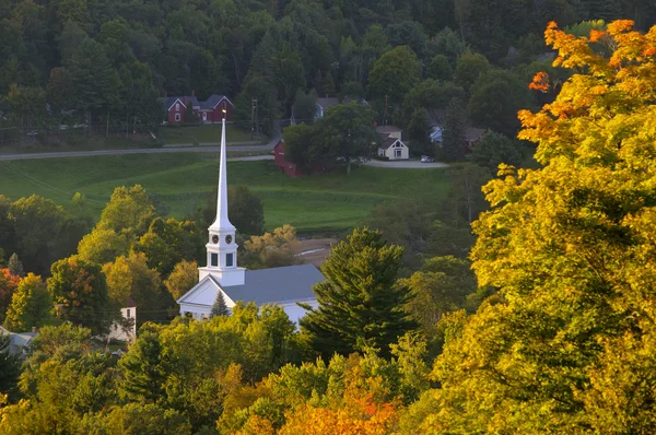 Stowe Gemeinschaft Kirche in den frühen Herbst — Stockfoto