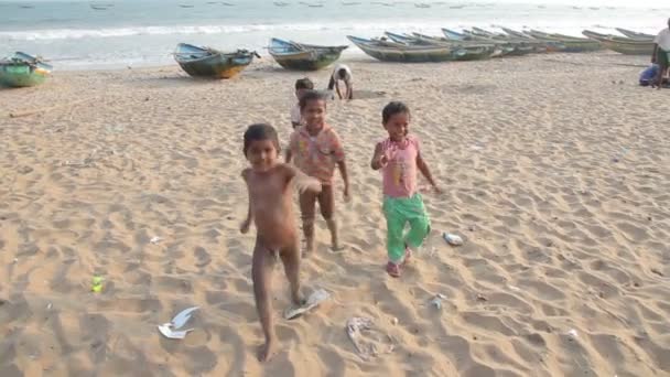 Chudé děti Indie — Stock video