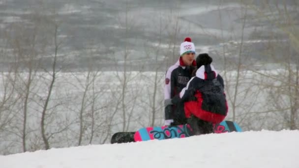 Сноубордистів пара — стокове відео