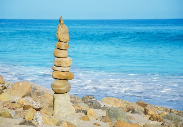 Rocas equilibradas —  Fotos de Stock